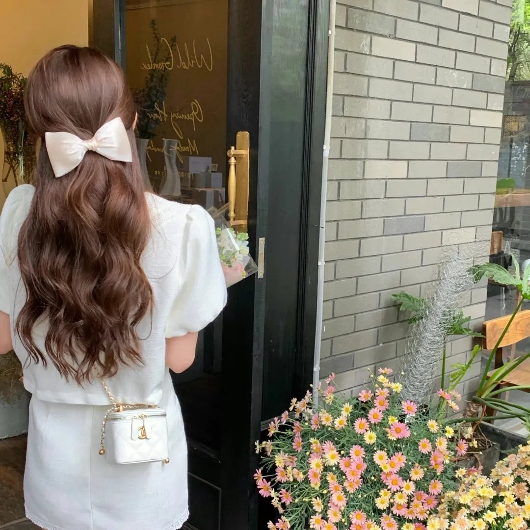 娜姐背后的男人 首屏海报